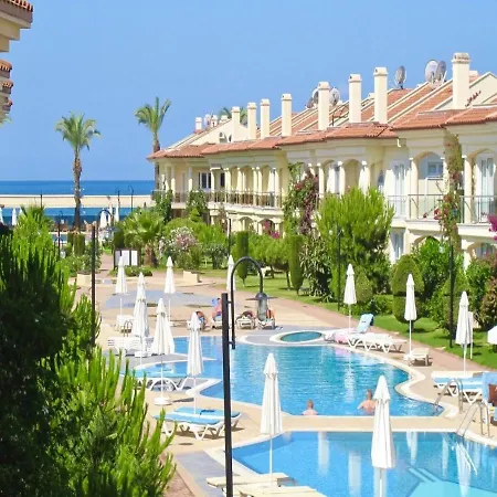 Sunset Club Sea House Beachfront & Sea View شقة