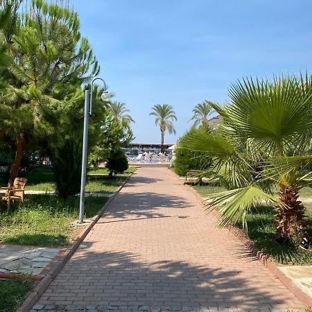 Sunset Club Sea House Beachfront & Sea View דירה
