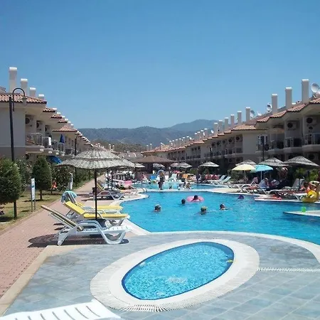 Sunset Club Sea House Beachfront & Sea View شقة فتحية